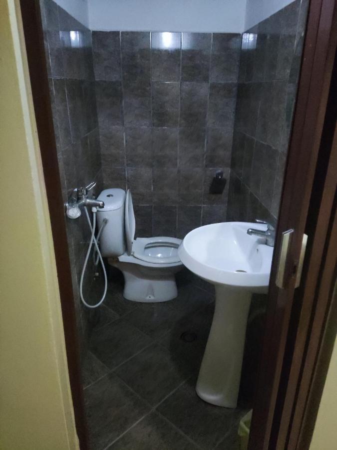 Dafina Hotel Tirana Bagian luar foto