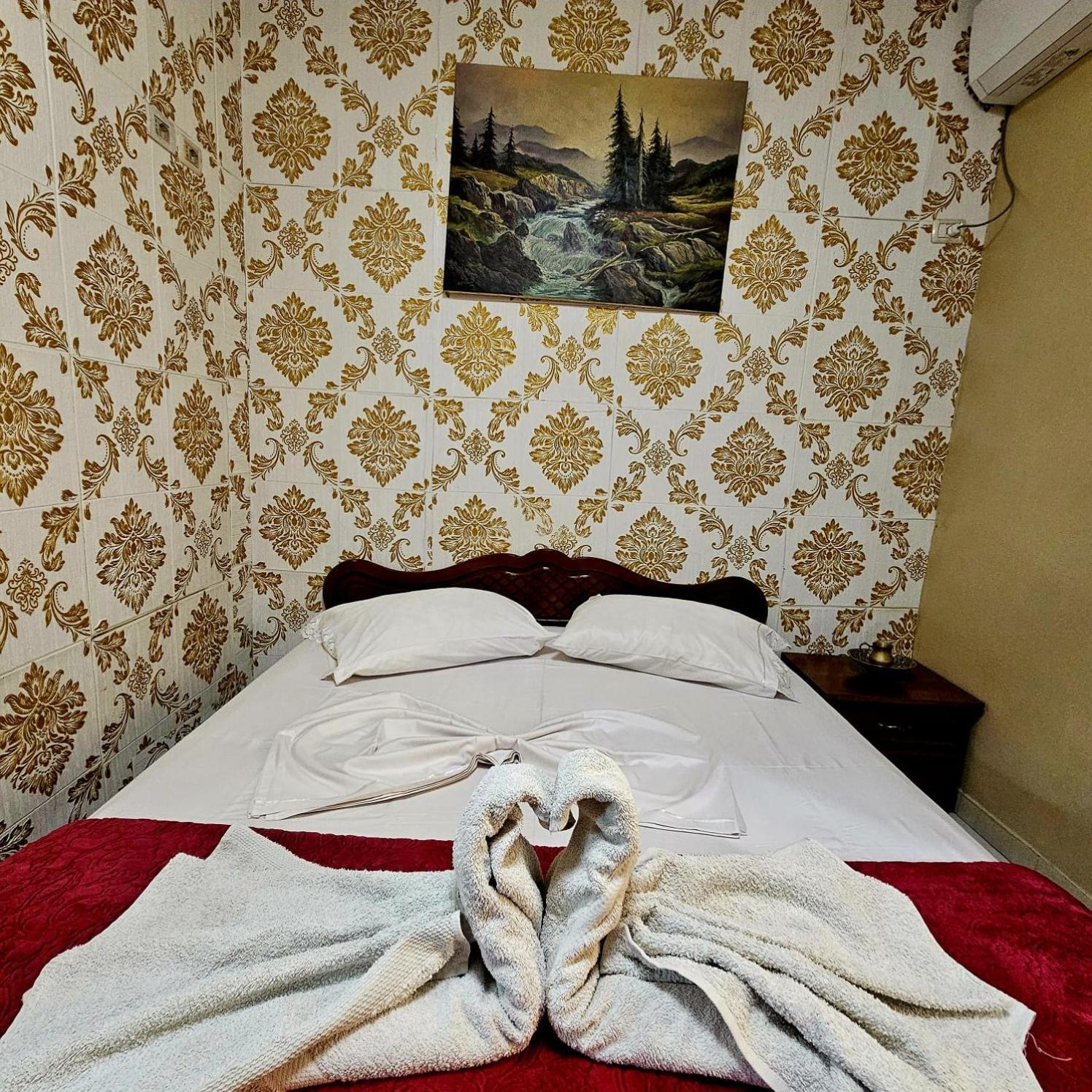 Dafina Hotel Tirana Bagian luar foto