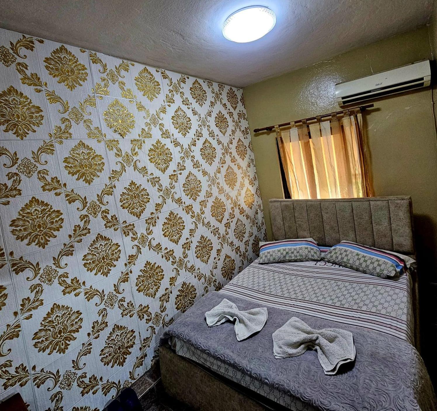 Dafina Hotel Tirana Bagian luar foto