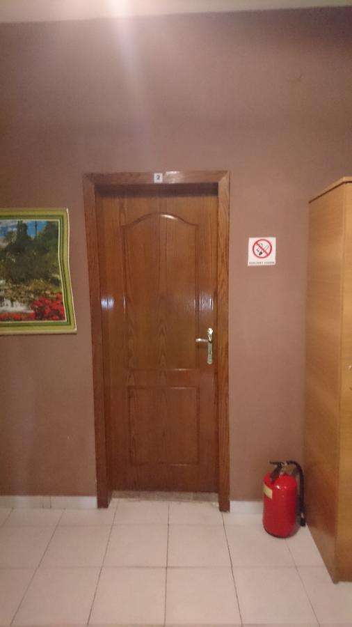 Dafina Hotel Tirana Bagian luar foto